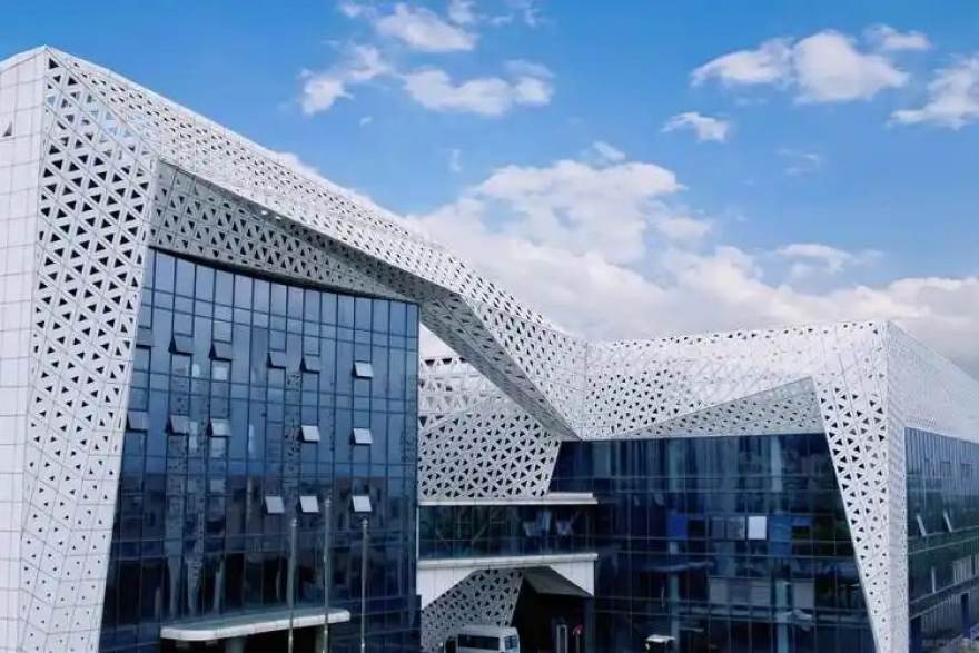 篮球新赛季开局观察：节奏加快三分潮延续，内线价值正在被重新定义